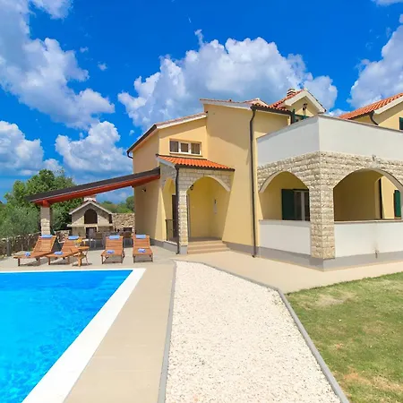 Villa Oasis Near Krka Waterfalls Drnis
