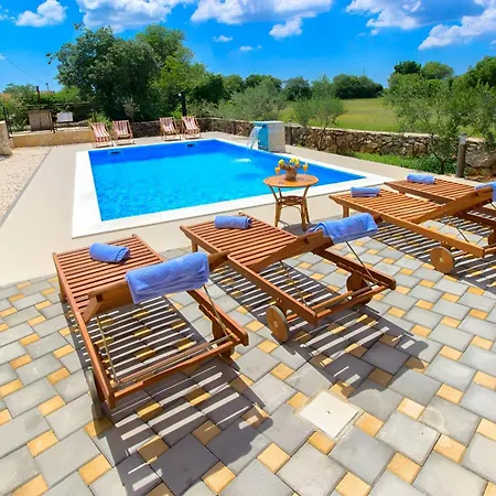 Villa Oasis Near Krka Waterfalls Drniš