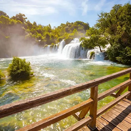 Villa Oasis Near Krka Waterfalls