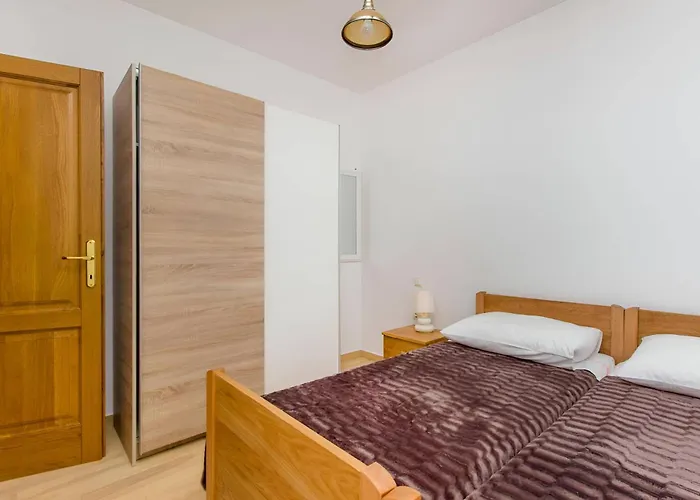 Oasis Near Krka Waterfalls וילה *