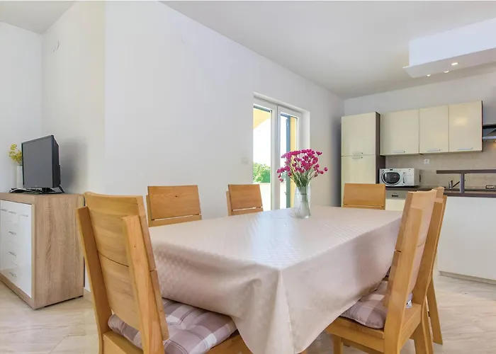 Oasis Near Krka Waterfalls וילה