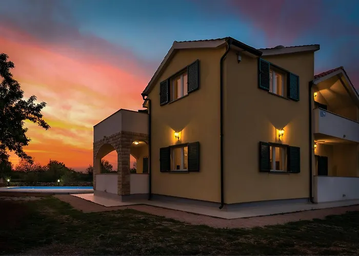 Oasis Near Krka Waterfalls וילה Drniš