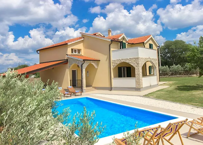 Oasis Near Krka Waterfalls וילה Drniš