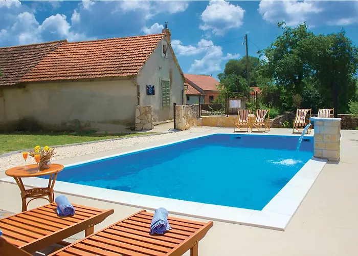 Oasis Near Krka Waterfalls וילה *