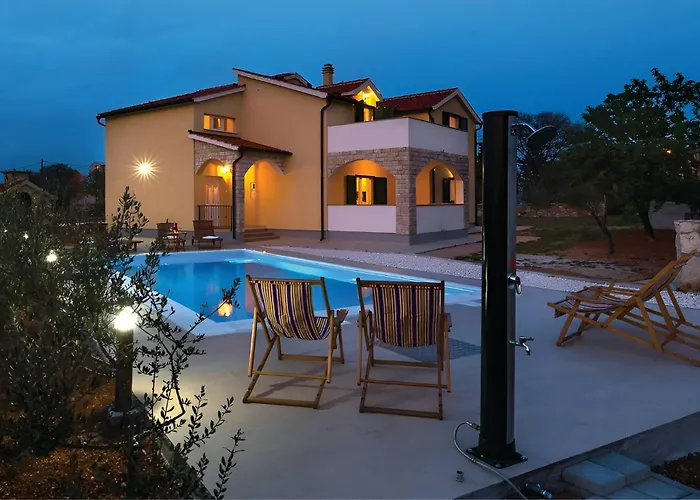 Oasis Near Krka Waterfalls וילה Drniš