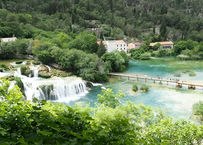 Oasis Near Krka Waterfalls וילה