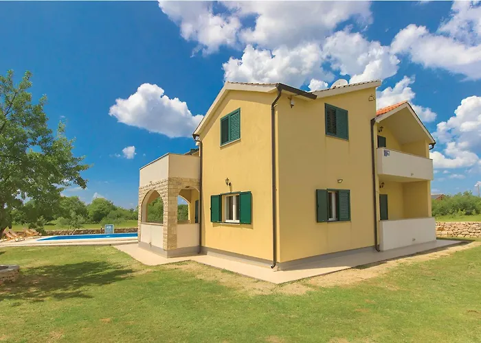 Oasis Near Krka Waterfalls וילה Drniš