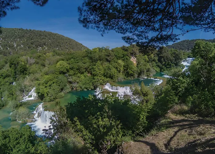 Oasis Near Krka Waterfalls וילה Drniš